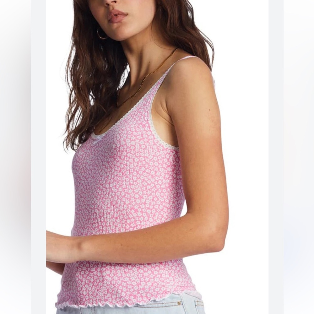 Billabong pink tank with white flowers